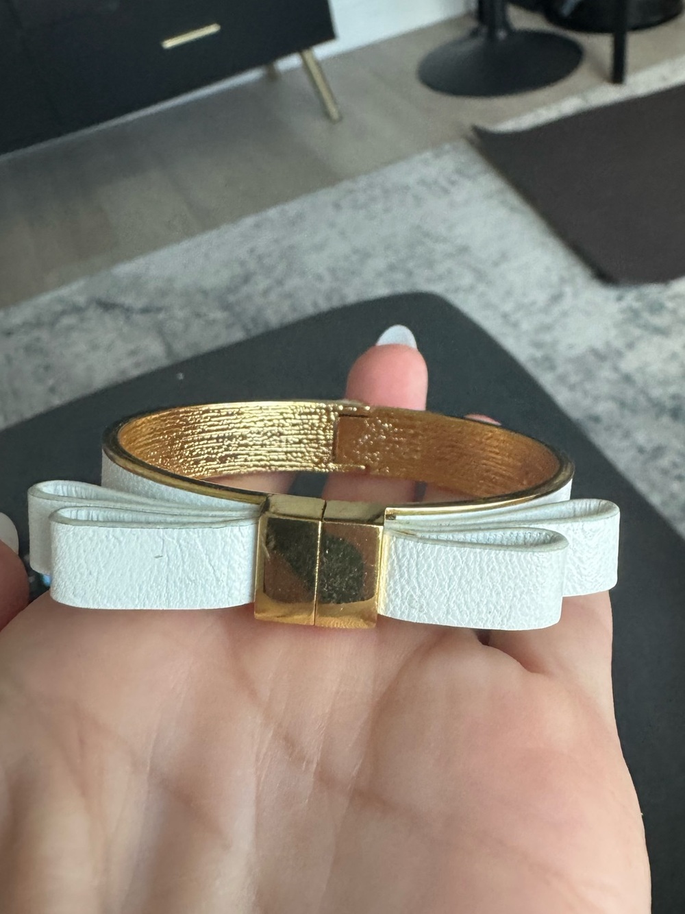 Very nice Vince Camino White Bow Bracelet with Gold Interior